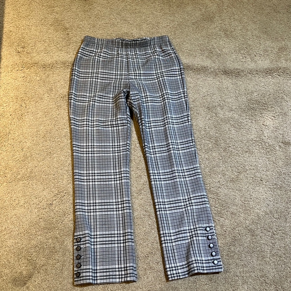Houndstooth pull on style pant.